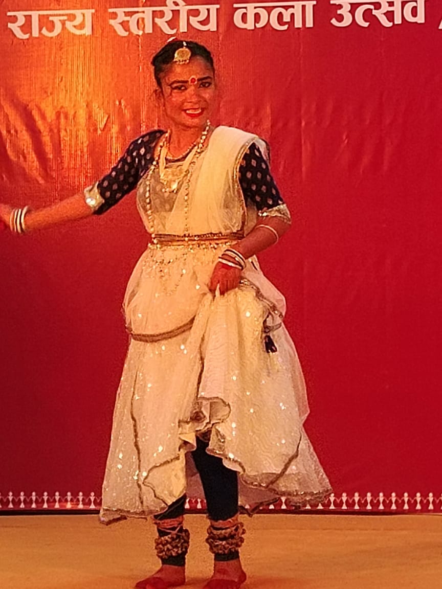 Kendriya Vidyalaya Sangathan (@kvs_hq) on Twitter photo Celebrating Vibrant Colors of India: KVS Rashtriya Ekta Parv-2023
Performance: Kathak Recital
Venue: Kolkata
Date: 31st Oct - 2nd Nov 2023
#EkBharatShreshthaBharat #KalaUtsav
<a href="/EduMinOfIndia/">Ministry of Education</a> <a href="/EBSB_Edumin/">Ek Bharat Shreshtha Bharat</a> Celebrating Vibrant Colors of India: KVS Rashtriya Ekta Parv-2023
Performance: Kathak Recital
Venue: Kolkata
Date: 31st Oct - 2nd Nov 2023
#EkBharatShreshthaBharat #KalaUtsav
<a href="/EduMinOfIndia/">Ministry of Education</a> <a href="/EBSB_Edumin/">Ek Bharat Shreshtha Bharat</a>