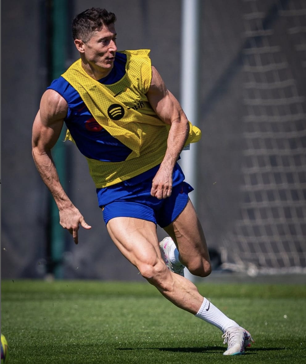 RuizFran_'s tweet photo. 💪🏽Un jugador más fuerte:

▫️Tiene menos aumento del daño muscular post partido
▫️Tiene menos fatiga entre partidos y tolera mejor el calendario competitivo
▫️Tiene menos probabilidades de lesionarse porque tolera mejor las exigencias de la competición

🗣️ Adam Owen., et al 2015 https://t.co/O1Ee6S54RM