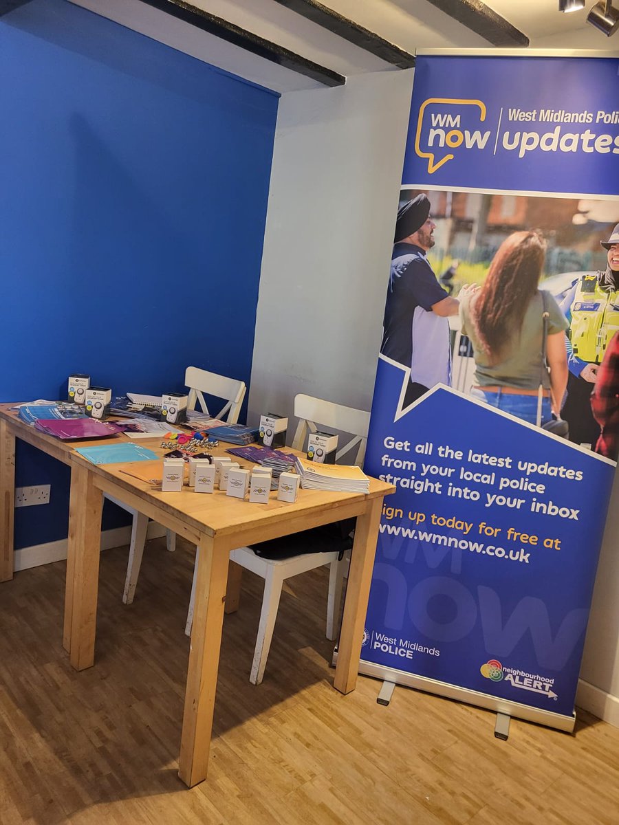 #BeatCafe | PCSO's Johnson and Westlake are at 'Sandwiches at no.6' in Hampton in Arden till 12pm. Pop down for a chat, some crime prevention advice or just to say hello 👋
#ASB #PCSOs #HamptonInArden