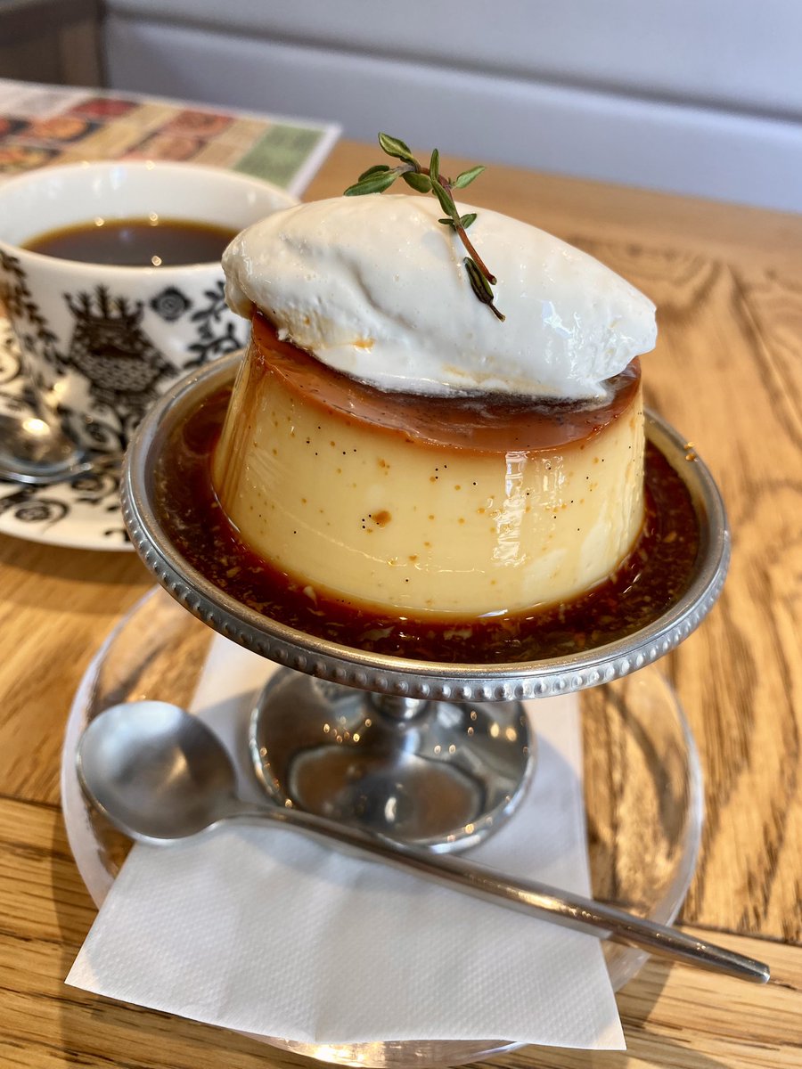 カフェプリンに癒される🍮
イッタラのカップ＆ソーサーが可愛い💕
ウガンダの豆で独特な風味のコーヒーでした☕️✨