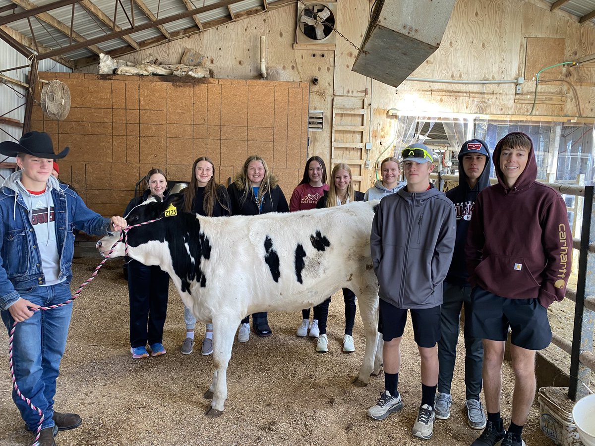 HeartlandFFA's tweet photo. Day 1 of our annual #NationalFFA trip in the books. Stopped @shattomilk for a tour and tasting! Their products our delicious!! Also stopped Battlefield Lavender and learned about their business model! Who knew there were so many varieties of lavender? @hcsdogpound https://t.co/d13mAMkekT