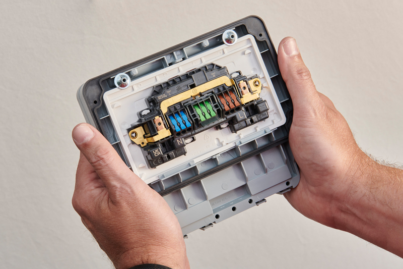 proelectrician's tweet image. How to install MK Electric’s Masterseal Plus Rapid Fix Switchsocket in nine simple steps

Find out more here - professional-electrician.com/features/how-t…

@honeywell #switchsocket #electricaldevice