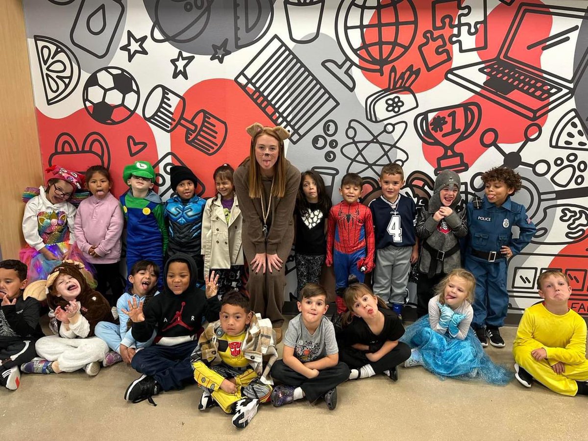 FSES_KinderCrew's tweet photo. Happy Halloween, FSES family! 

In Kinderland, we read The Hallo-wiener, conducted pumpkin explorations, found matching costumes, attended a Monster Mash, and so much more during our fun filled day! https://t.co/CCOpYMvkLm