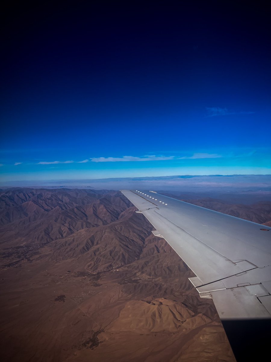 tindylife's tweet image. همچنان بر این باورم که از این بالا که عاخوند معلوم نیست واقعا ایران زیباست 🩵