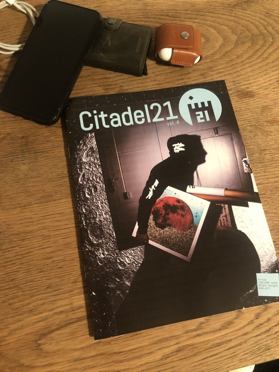 ryrartist's tweet photo. Collection @m__btc 

FUTURE FIRMAMENT

I got the early priviledge of designing the cover no.4 and also writing an article for @hodlonaut‘s magazine Citadel21. The artwork from the cover was afterwards acquired by @m__btc. I think i even send him the hoodie with it, right ?! https://t.co/YWf2zvTbGO