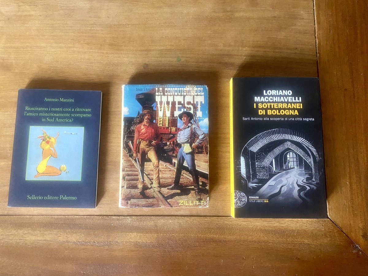 Ce l’ho, ce l’ho, ce l’ho! Il ritorno di #Schiavone per @sellerioeditore 🥰 Una deliziosa edizione vintage di un classico #Western 🌵🏜️ Sarti Antonio, fresco di ristampa per @Einaudieditore 🥰 Buona festa a tutti 💀, #follipergialli e non!