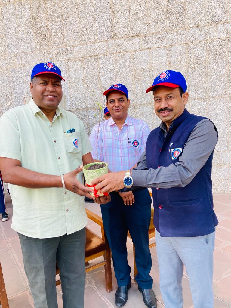 NSS_PU_chd's tweet photo. An awareness drive was organised by Nss Panjab University,    paChandigarh to mark vigilance Awareness week. Prof Ganga Ram Chaudhary flag off the rally.
#VigilanceAwarenessWeek #NSS 
@ianuragthakur @YASMinistry @OfficialPU @_NSSIndia @NSSRDChandigarh https://t.co/Hn2yS8iQIv