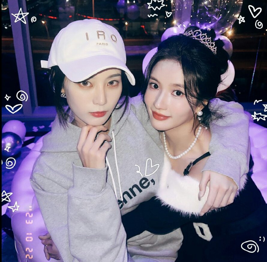 SaycholKiKi's tweet photo. ฟิวแฟนมากเหมือนแฟนมาคุม
#yixie #XuYiyang #LiuXiening https://t.co/cp7H80QjMJ