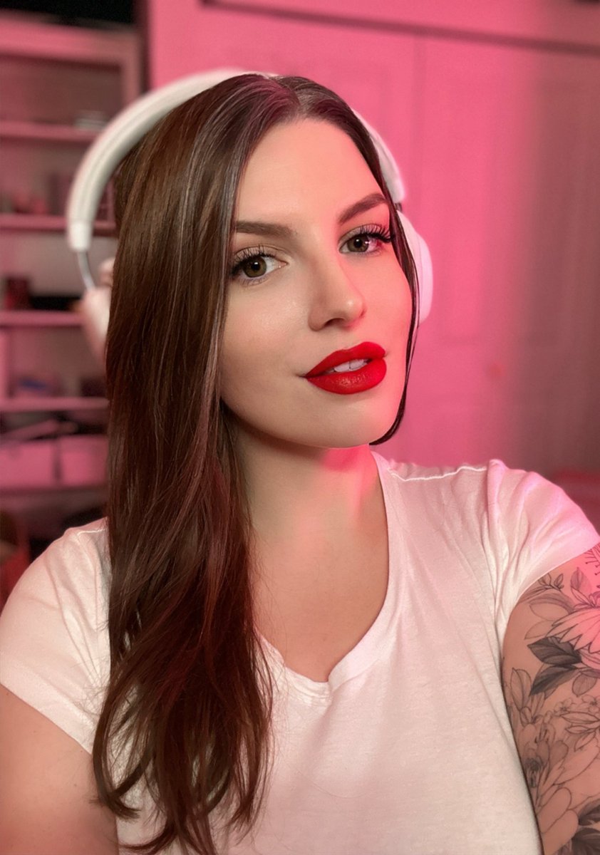 Hyped to go live today listening to some new music from <a href="/RCARecords/">rcarecords</a>!  

What could it be? 
Hints: 💄🩸💋 

twitch.tv/kate 

#ScarletIsHere #RCAPartner #ad