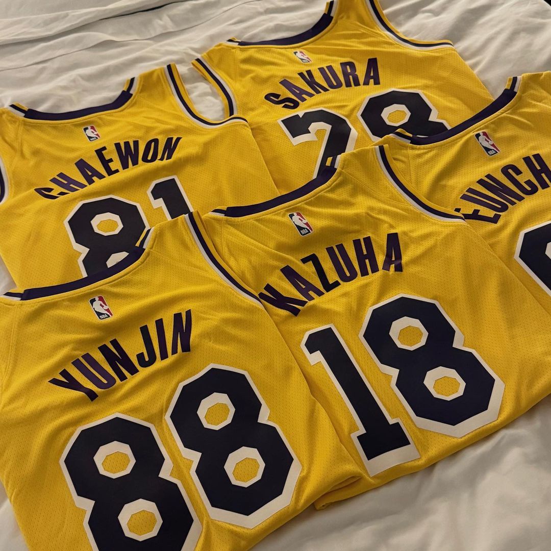 NBAJPN's tweet photo. この名前と色は…🤔💜💛 

#NBAJPN https://t.co/qVbSab35aB