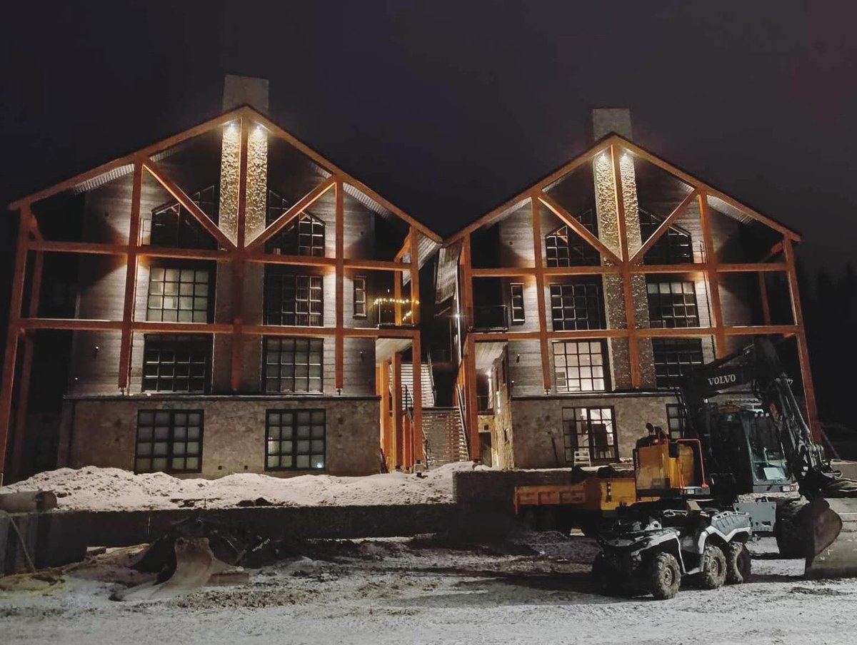 expanderamera's tweet image. Här är några bilder från en av våra byggarbetsplatser där våra anställda arbetar på att skapa något fantastiskt. Det är verkligen fantastiskt att se hur idéer och ansträngningar omvandlas till verkliga strukturer. Tack för ert dedikerade arbete!
#byggbemanning #bygg #byggarbetare