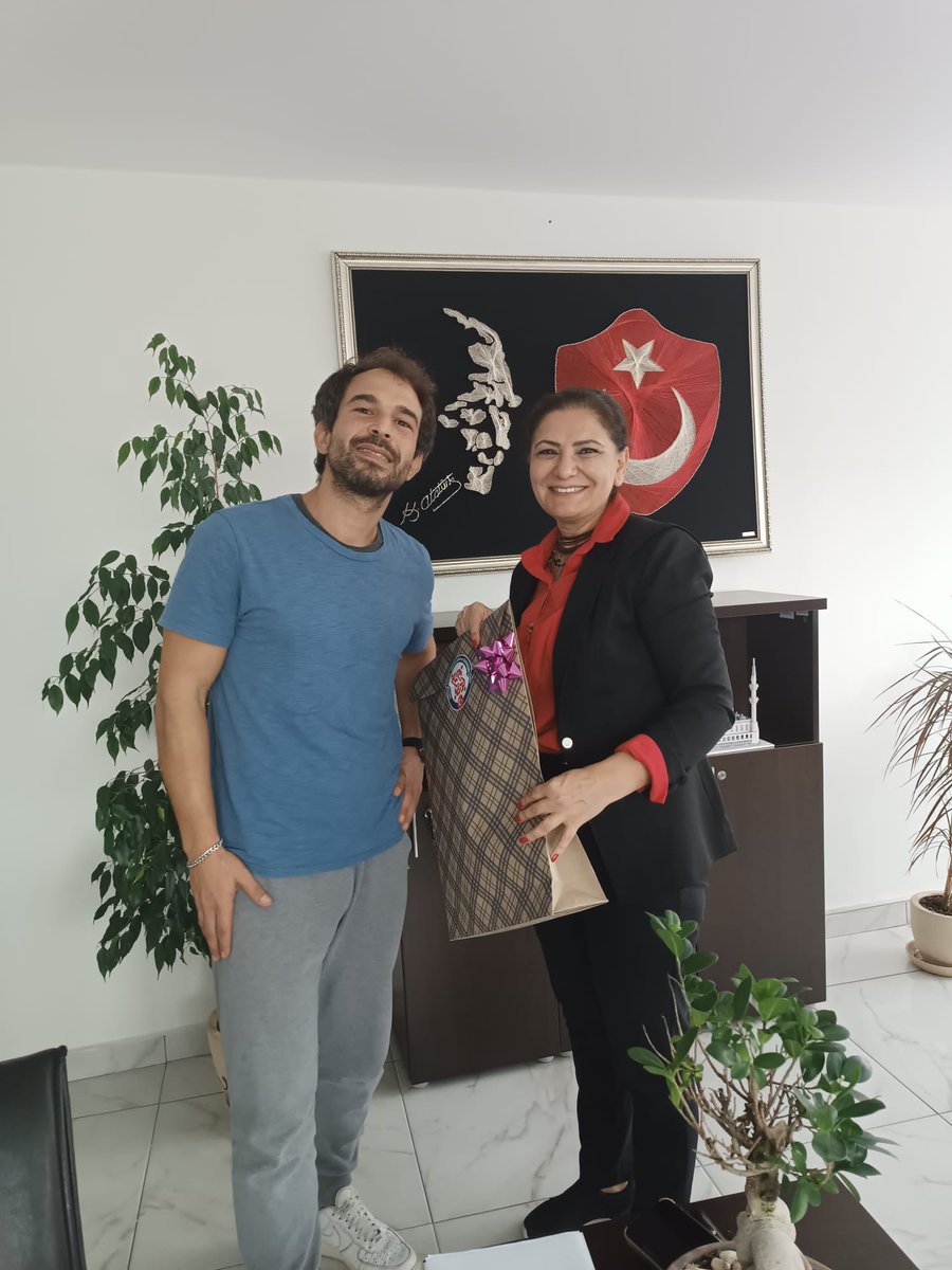 Nafiyekoculu's tweet photo. Cumhuriyetimizin 100. Yılında  29 Ekim doğumlu olan bebeklerimize ilk doğum hediyeleriniz vererek nice 100 yıllara ermeleri temennisinde bulunduk . #hayatınızınheranında https://t.co/ZkFRtT92wE
