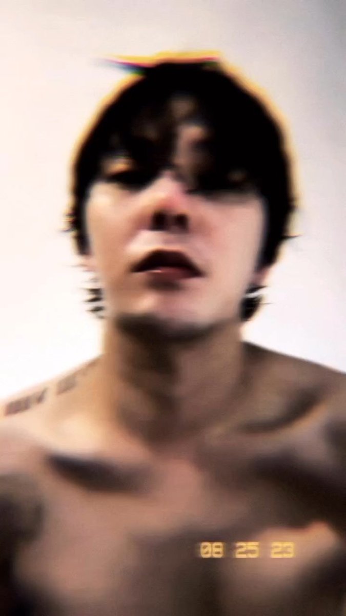 lhviiiviii's tweet photo. #GDtime • G-Dragon • GD • Kwon Jiyong • 지드래곤 • 지디 • 권지용 • 权志龙 @IBGDRGN https://t.co/UOAhC0Cyux
