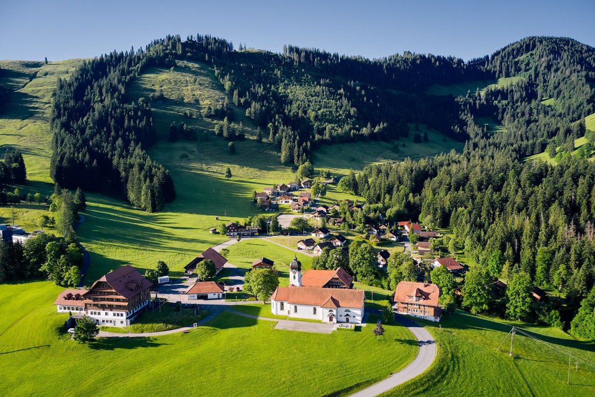 Der Schweiz-Experte (@stmediach) on Twitter photo Allerheiligen und Allerseelen! Der Seelensteg in Heiligkreuz im <a href="/Entlebuch/">UNESCO Biosphäre Entlebuch</a> gibt neue Kraft und Zuversicht: Ein 500m langer Holzsteg führt durch einen märchenhaften Heidelbeer- und Farnwald. 🌳🥾 @ilovelucerne #SchweizerPärke bit.ly/2CNB6yz Allerheiligen und Allerseelen! Der Seelensteg in Heiligkreuz im <a href="/Entlebuch/">UNESCO Biosphäre Entlebuch</a> gibt neue Kraft und Zuversicht: Ein 500m langer Holzsteg führt durch einen märchenhaften Heidelbeer- und Farnwald. 🌳🥾 @ilovelucerne #SchweizerPärke bit.ly/2CNB6yz
