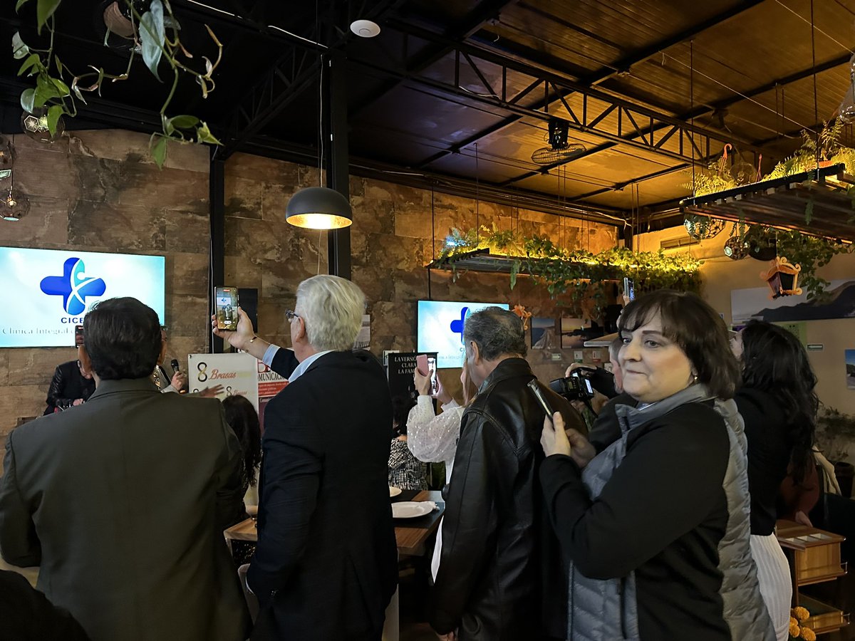 ByM_Comunica's tweet photo. B&amp;M COMUNICACION llegamos 20 años en el medio ofreciendo un 360 grados en la publicidad CONEKTA T EN LÍNEA 4 aniversario las alianzas nos hacen más fuertes @BereniceDiazdeL  y @raulmaganamx https://t.co/6gUmYNx6Dl