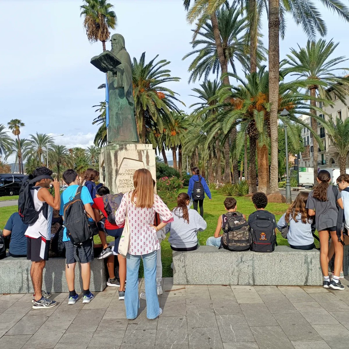 IES Ramon Llull tweet media