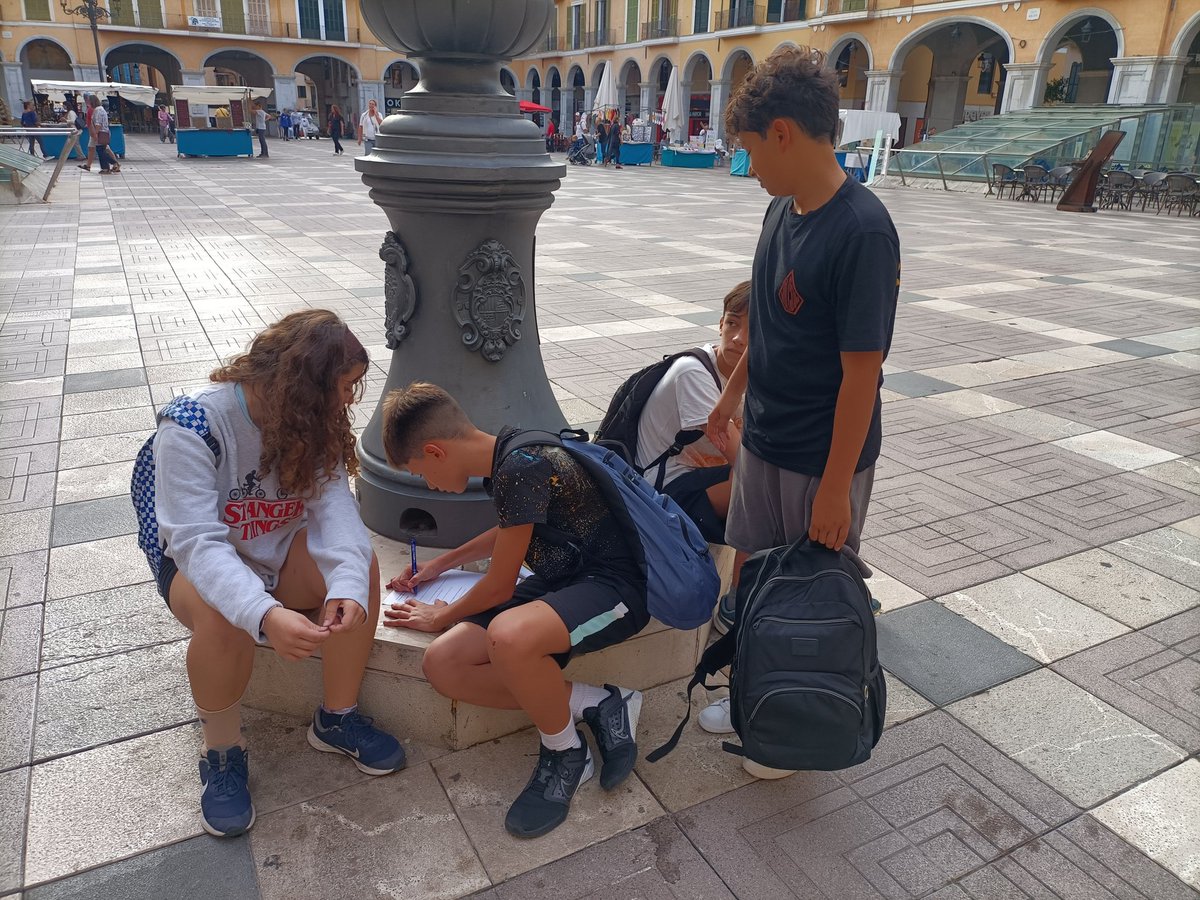 IES Ramon Llull tweet media