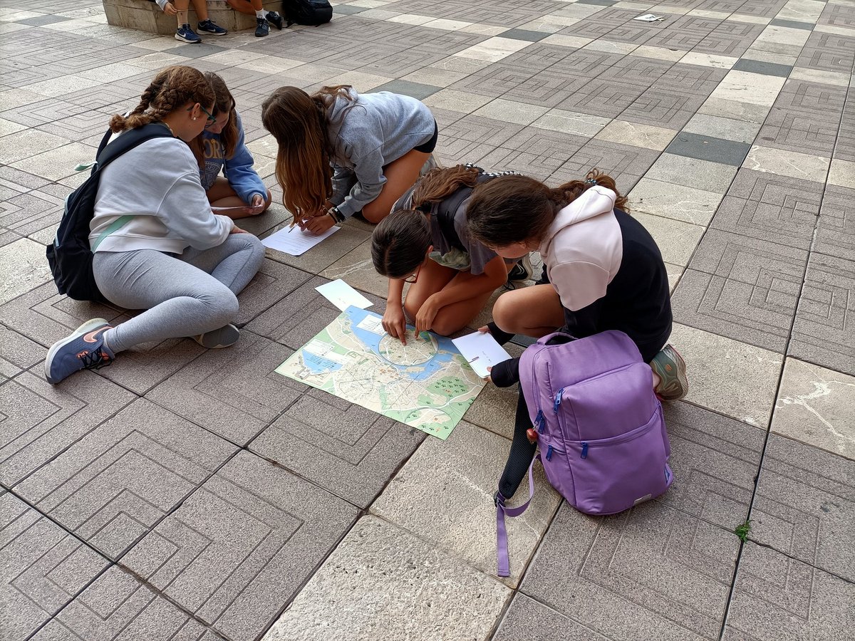 IES Ramon Llull tweet media