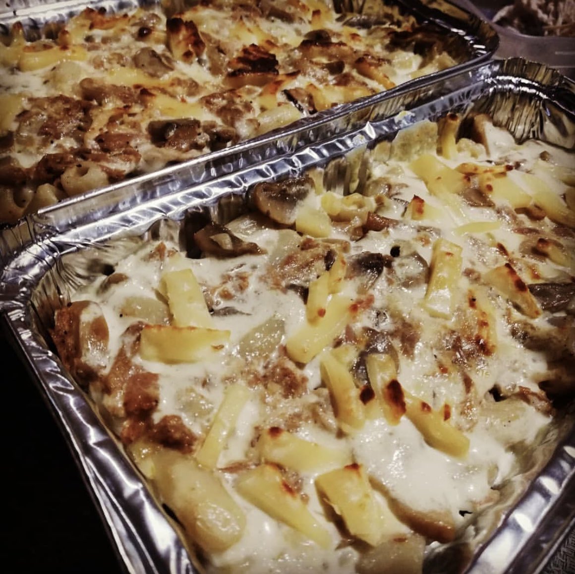 AntiHerox96's tweet photo. Ready na mag -Asawa 😂😂 hihi
Asawa nlng kulang !! beke nemen.

#Bakedmac
#TunaCarbonara
#SeafoodMarinara
made and cooked by : Yours truly💕💕 https://t.co/O9ZoBTjVeP