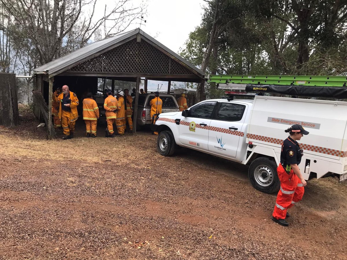 nbrses's tweet photo. As the fire at #ObiObi (Near Witta) downgrades to a ‘Stay Informed’ warning level, Nambour SES crews delivered food to hard working fire teams today just before some much needed rain 👏 however it’s not over yet and crews continue to to monitor the fire and work to extinguish it https://t.co/xc90O67LFR