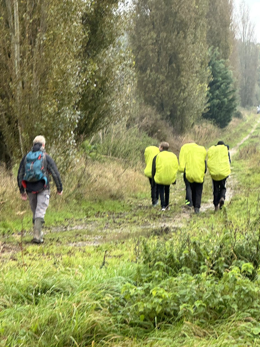 DofEWNAT's tweet photo. Great start to Silver Practice Springwood and Smithdon - weather bit wet but morale high and students enjoying the learning outside the classroom! @SHSKingsLynn @Smithdon_High @StClements @MarshlandHigh @GrahamLodge1 @ChurchyardTammy https://t.co/aiEeun3JpE