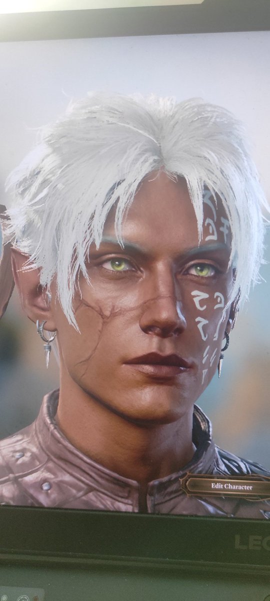 //* I know I haven't opened this account in a while but I just wanted to share KRISANTOOOO!! Finally in his natural appearance! Hahahahaha.