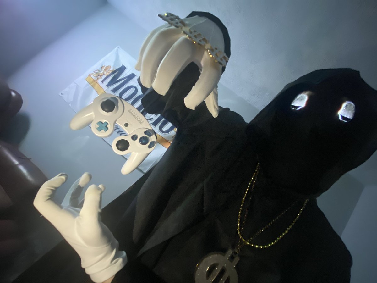 JuicySSBU's tweet photo. Happy Halloween @QofDQ https://t.co/tyBPjG8Jnd