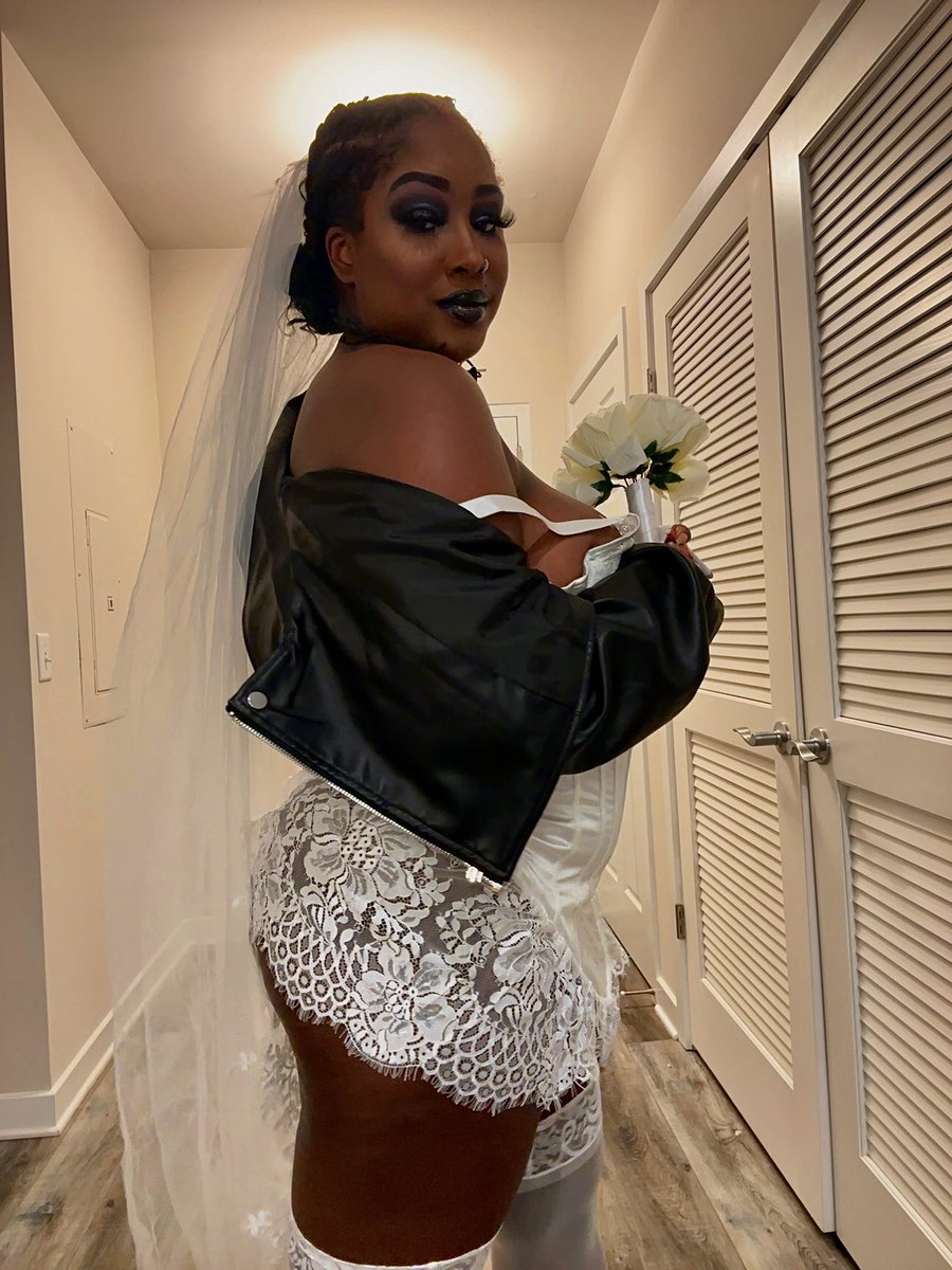 mona_uc's tweet photo. TIFFANY VALENTINE 👰🏾💍 https://t.co/Yo7kQoYYF2