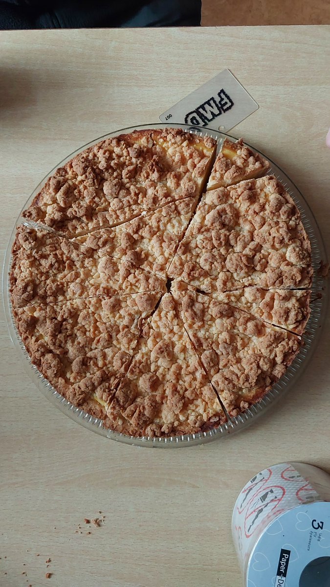 GinFamai's tweet photo. So friends asked me to cut the cake, after they smoked my last jolly. My revenge #OCDtrigger https://t.co/xeKkvjmlYt