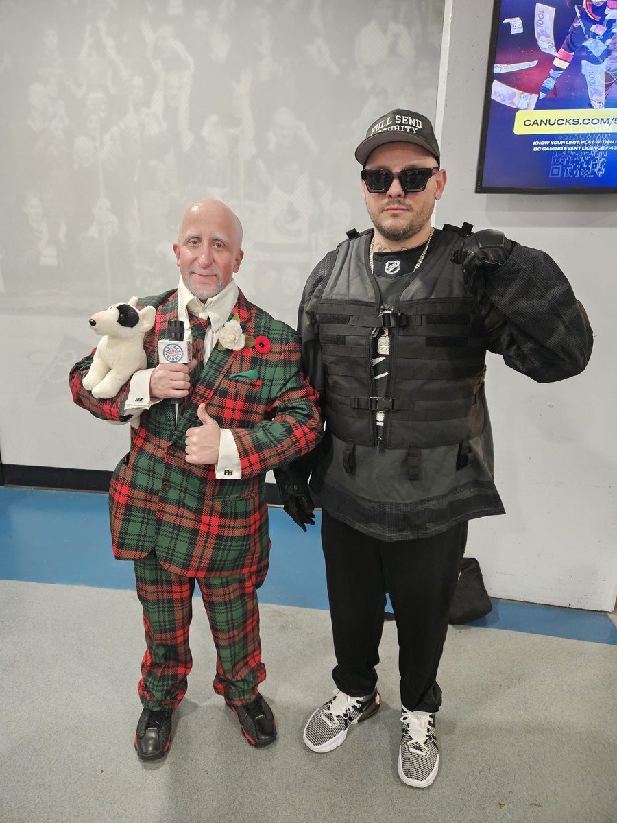 BenjaButt's tweet photo. It's fucking Halloween who the fuck said don cherry not allowed in @RogersArena @fr_aquilini @sportsnetmurph @Sportsnet650  
What a joke of a business I wasted whole 3rd period waiting for costume contest and your fucking told me to leave building https://t.co/RonSB4AgAX