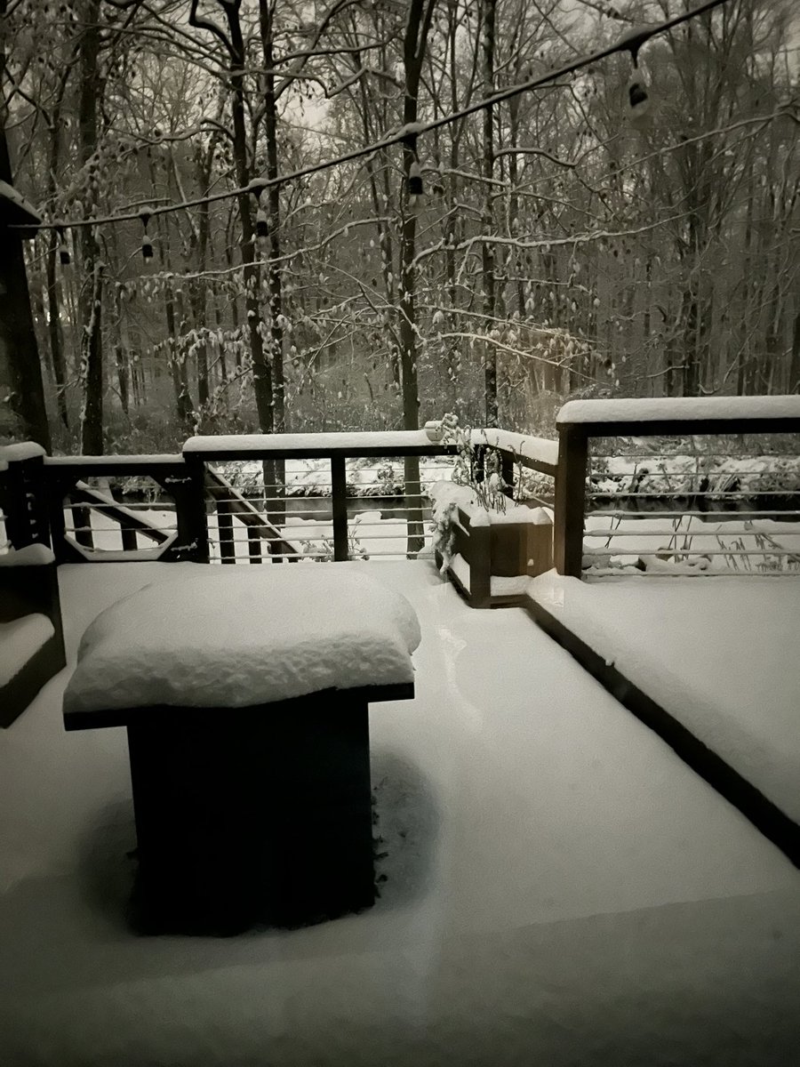 MLB101516's tweet photo. @wkyc Even Mother Nature thinks it too! (Novelty, OH currently) https://t.co/9AS9HTwn99