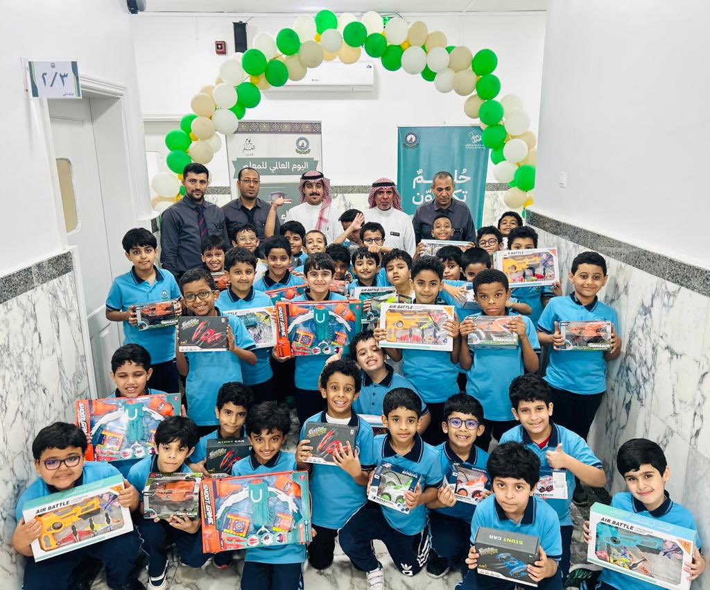alsahil_school's tweet photo. جانب من تكريم ختام الأنشطة الطلابية لبراعم الصفوف الأولية - الفصل الدراسي الأول 🌹✨ https://t.co/H0TNwtMbwr