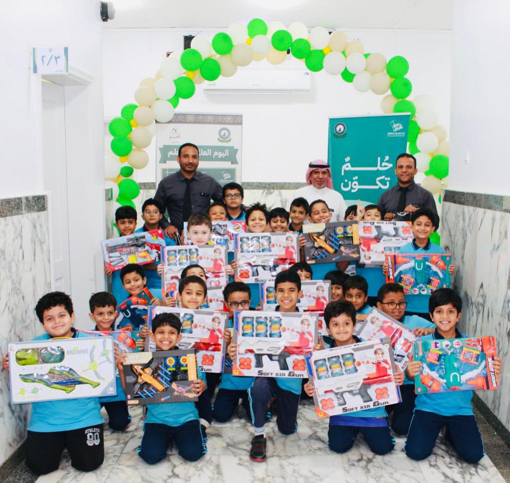 alsahil_school's tweet photo. جانب من تكريم ختام الأنشطة الطلابية لبراعم الصفوف الأولية - الفصل الدراسي الأول 🌹✨ https://t.co/H0TNwtMbwr