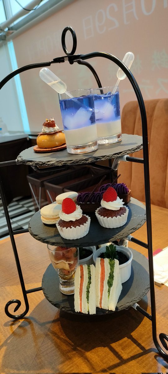 teaandbook0827's tweet photo. 紅茶の日なのでエクセルホテル吉祥寺のアフタヌーンティー☕
来てみたかったから嬉しい https://t.co/0YdIkRsqnh