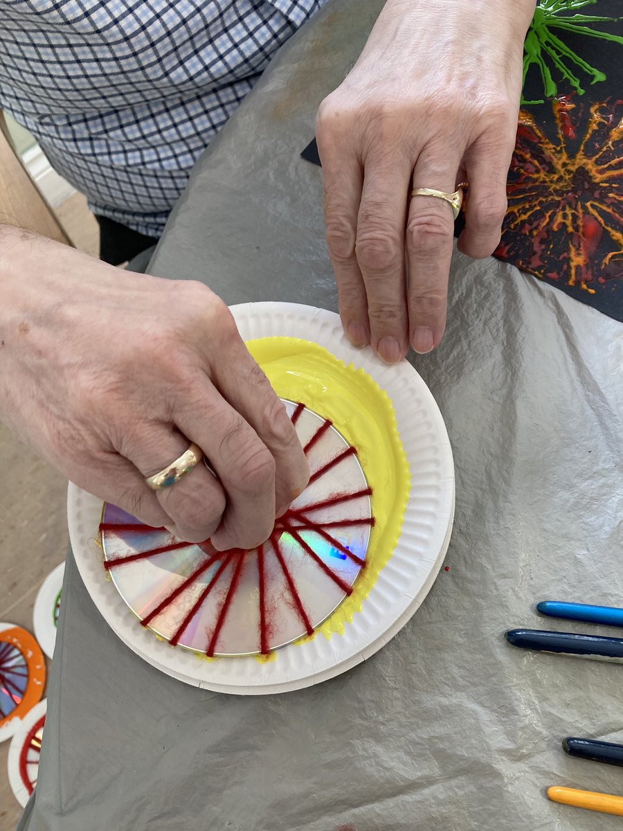 west_mojo's tweet image. Fabulous #fireworkdisplay at @TyPorth @HallmarkCare Residents enjoyed using hand made printing tools, scissors, folding, rolling, double sided tape, collage, washi tape, as well as paint techniques. Brilliant work 🤩 👏

#craftactivities #carewellbeing #creativemojo
