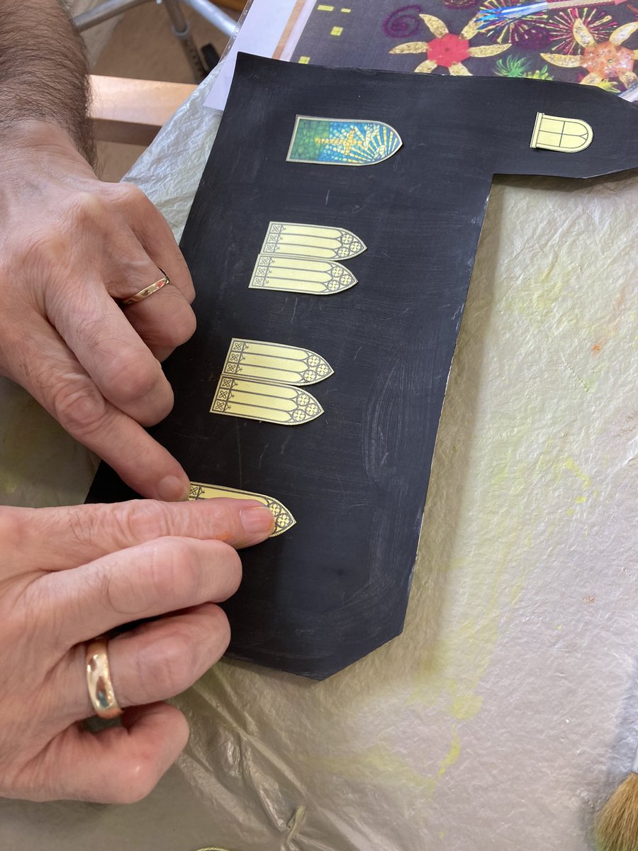 west_mojo's tweet image. Fabulous #fireworkdisplay at @TyPorth @HallmarkCare Residents enjoyed using hand made printing tools, scissors, folding, rolling, double sided tape, collage, washi tape, as well as paint techniques. Brilliant work 🤩 👏

#craftactivities #carewellbeing #creativemojo