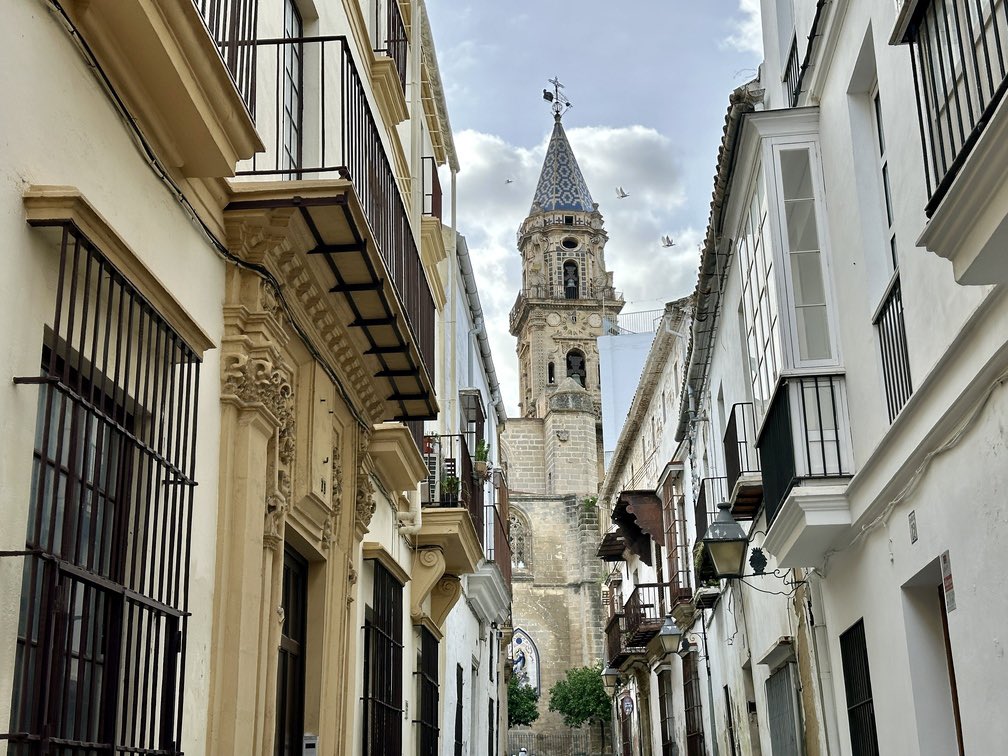 d_suroeste's tweet photo. 📍Guía de Jerez con lugares imprescindibles, bodegas, alojamientos, planes, dónde comer y más. #BlogtripJerez
⇨ https://t.co/vsRbOuThaU https://t.co/OQEWiwJjCE