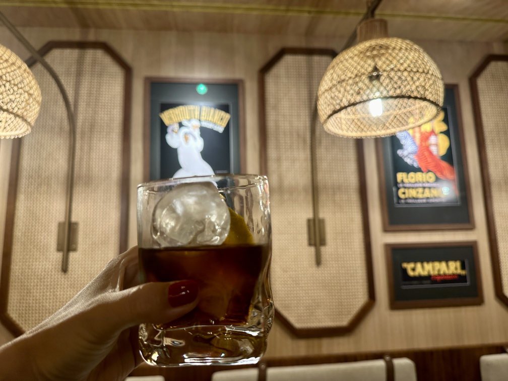 d_suroeste's tweet photo. 📍Guía de Jerez con lugares imprescindibles, bodegas, alojamientos, planes, dónde comer y más. #BlogtripJerez
⇨ https://t.co/vsRbOuThaU https://t.co/OQEWiwJjCE