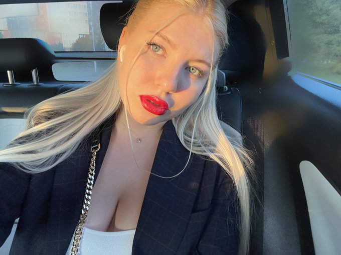 Happy Halloween 🎃🖤 https://t.co/pzKoDOKMDx<a href="/tag/%D0%BD%D0%BE%D0%B2%D1%8B%D0%B9%D0%B0%D0%B2%D0%B0%D1%82%D0%B0%D1%80"class="tags"><span>#новыйаватар</span></a>