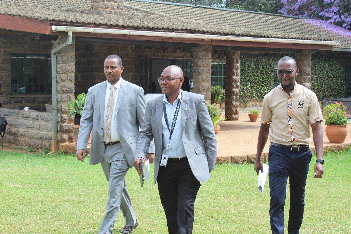 WWF_Kenya's tweet photo. Join us LIVE from WWF-Kenya Panda House in Nairobi where private sector leaders, representatives from academia and the government are discussing compliance with the mandatory Extended Producer Responsibility provisions in the Sustainable Waste Management Act, 2022, which is already in effect:

Link: https://t.co/ygD4wK2cPz

Stakeholders are encouraging the sharing of innovative circular economy practices to help all producers, manufacturers and importers of goods into the country comply with the Sustainable Waste Management Act, 2022.

♻️💡#eprregulations #circulareconomy #GreenhouseSessions
#NoPlasticinNature