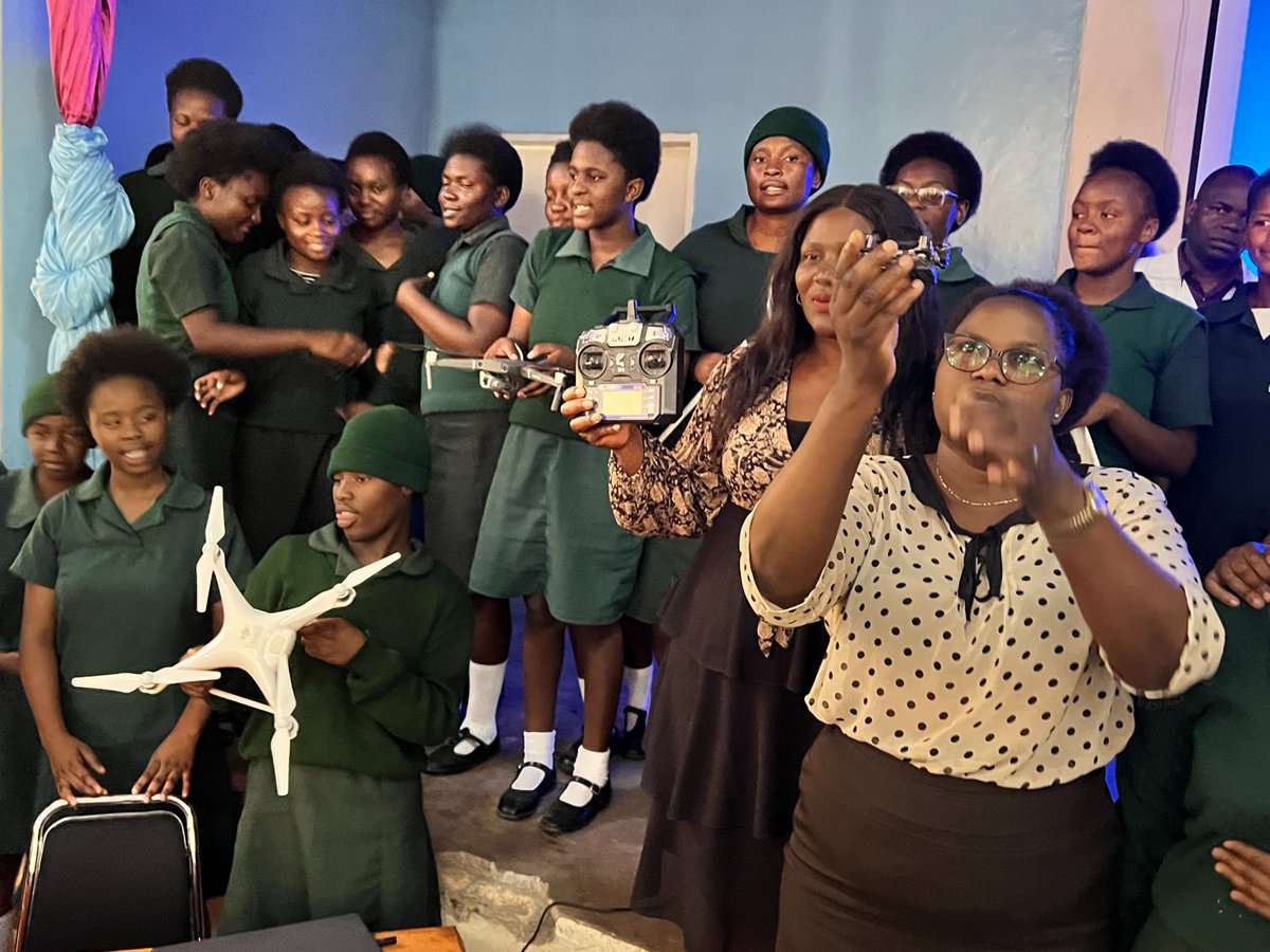iDrone_zm's tweet photo. #STEMeducation is currently ongoing at Njase Girls Secondary school in #Zambia using 🚁 multi-spectral drones to explore precision agriculture. Africa Goes Digital Inc. @AfGoesDigital and iDrone Services empowering students in the world of robotics and agriculture technology 🌾 https://t.co/MHeP8I6Tzn