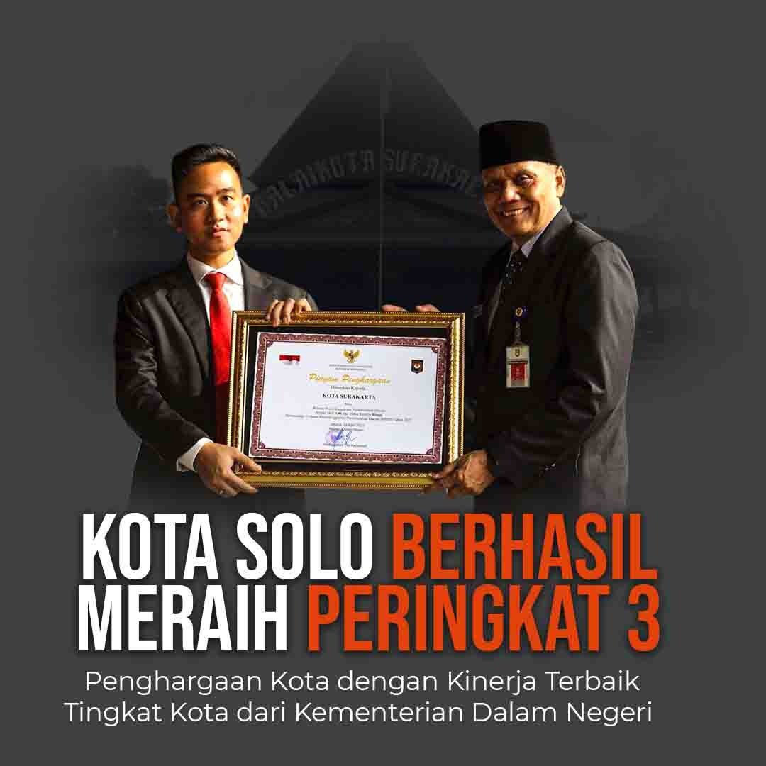 Anggita_Naylin's tweet photo. Bukti nyata Gibran Rakabuming Raka berhasil membawa banyak perubahan di kota Solo. Terbaru, kota Solo berhasil mendapatkan peringkat ketiga dalam penghargaan kota dengan kinerja terbaik tingkat kota dari Kementerian Dalam Negeri. Salut dan bangga dengan Gibran Pemimpin Hebat https://t.co/EfNtJP0qfw