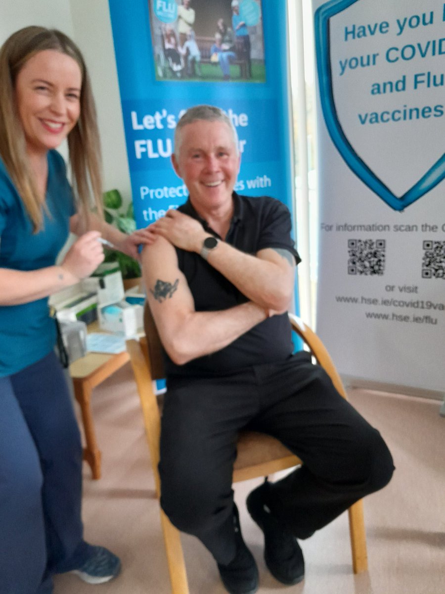 SiobhanMc_Hugh1's tweet photo. Well done to CAMHS Merlin Park their  new Peer Vaccinator Rachel facilitating onsite staff Vaccinations Clinic #WinterReady https://t.co/MdBHeo2cpL