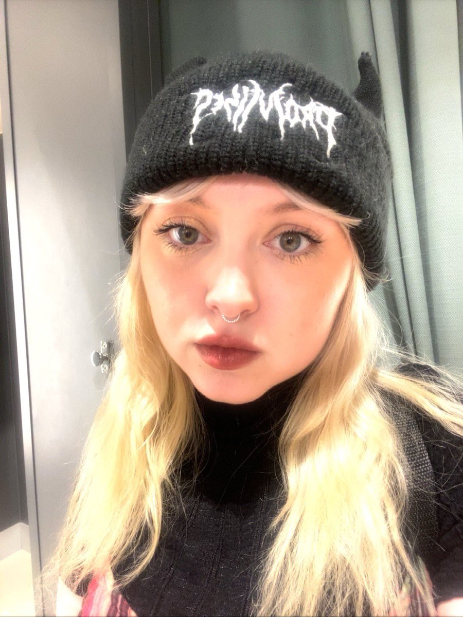 bimimoss's tweet photo. annual mimi face update https://t.co/0LAbFLColJ