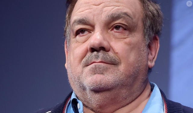 Aujourd’hui sort le nouveau film de Didier #Bourdon : je pense que celui qui s’est permis de traiter les non-vaccinés de « pauvres connards » va réaliser que ces derniers ont de la mémoire et qu’ils ne s’infligeront donc pas son dernier navet !

L’échec doit être total ! 

En