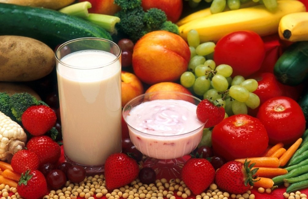 Het is vandaag #Dankdag voor gewas en arbeid. Bidden/danken voor/na het eten: overweeg het eens, ook als je niet gelovig bent! Bidden en danken maakt bewust: onze overvloed van eten en drinken is niet vanzelfsprekend. Afhankelijkheid van God &amp; naasten maakt bescheiden en dankbaar