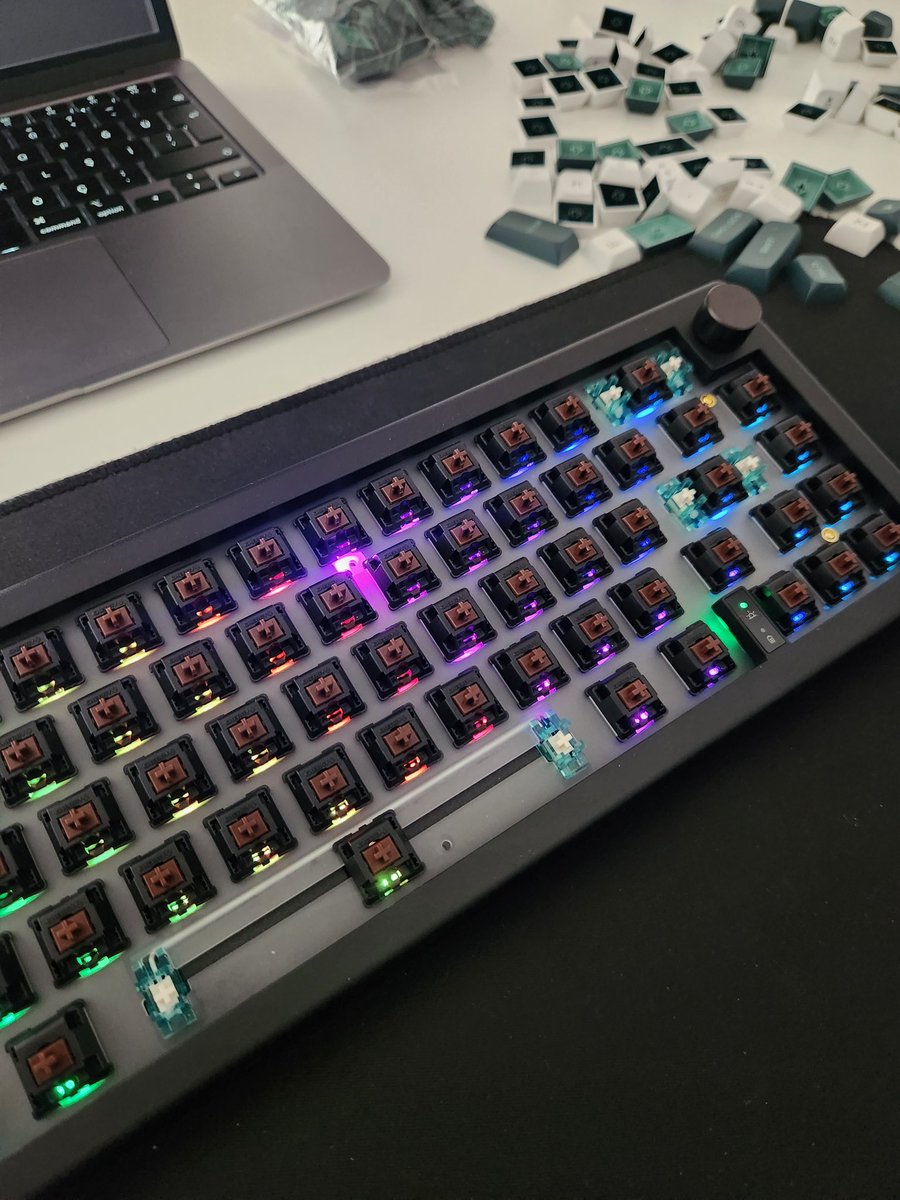 Günaydın güne yeni klavyemle başlıyorum 😋