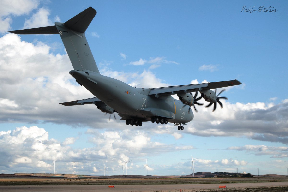 LeonSpotters's tweet photo. Fotografías del ultimo curso del año del programa de transporte aéreo táctico
europeo ETAP-C 23/4, celebrado en el Aeródromo Militar de Ablitas.  @EATC_ Fotografías: @NeiraMateos https://t.co/tetRYgwqcl