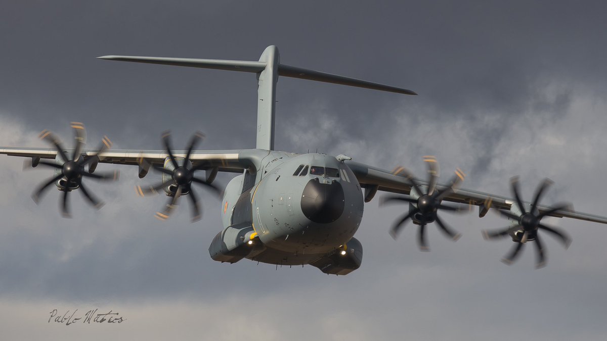 LeonSpotters's tweet photo. Fotografías del ultimo curso del año del programa de transporte aéreo táctico
europeo ETAP-C 23/4, celebrado en el Aeródromo Militar de Ablitas.  @EATC_ Fotografías: @NeiraMateos https://t.co/tetRYgwqcl