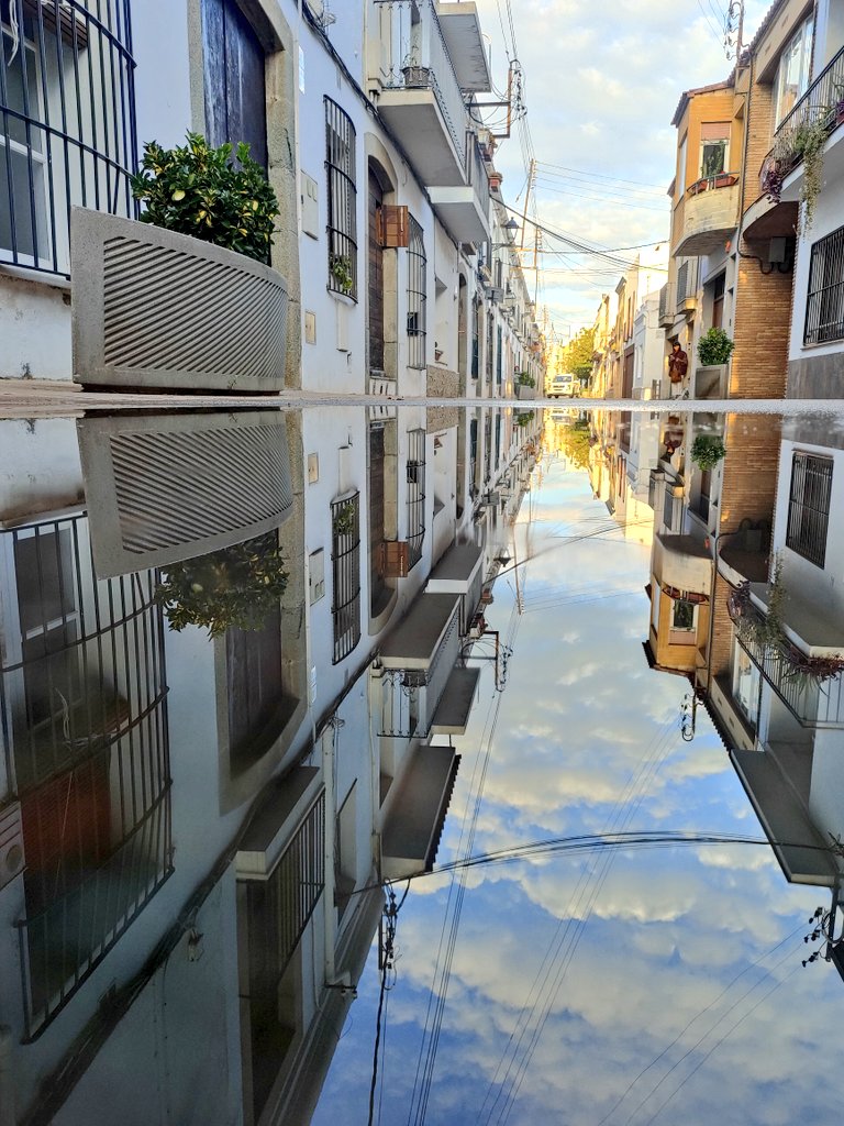 converse_BCN's tweet photo. #foto #fotografia #photo #photography #vilassardemar #vilasarenc #vdm #maresme #maresmenc #pluja #lluvia #rain https://t.co/hJmLIesYoc